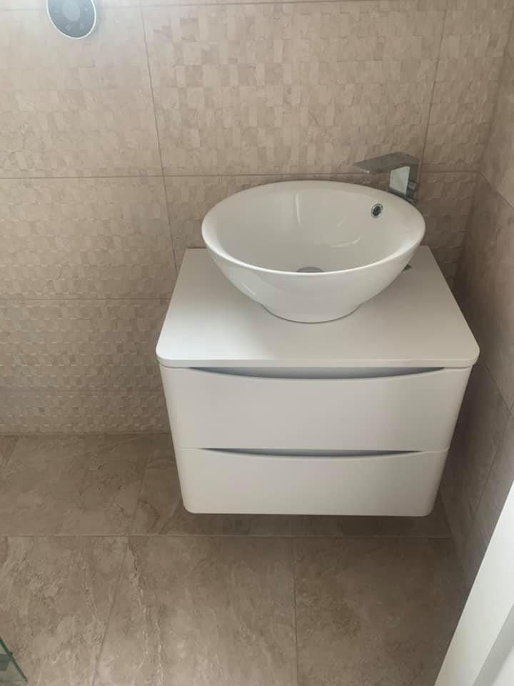En-suite installation in Glasgow by Young's Plumbing & Heating